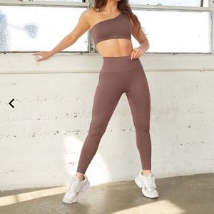 SETactive leggings in color pepper